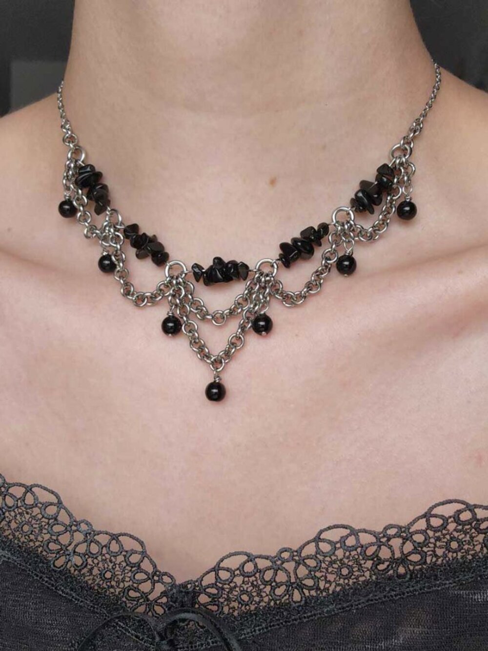 Gothic silver chandelier necklace with black obsidians - Picture 2 of 9